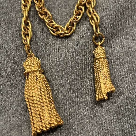 Vintage Goldtone Tassel Sweater (Collar) Brooch - Picture 3 of 7